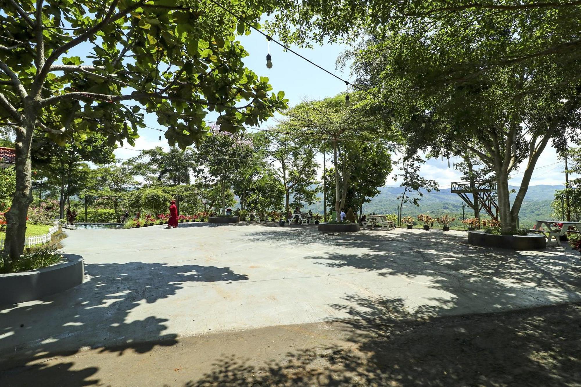 Oyo Homes 90956 Desa Wisata Guranteng Pendjalu 外观 照片