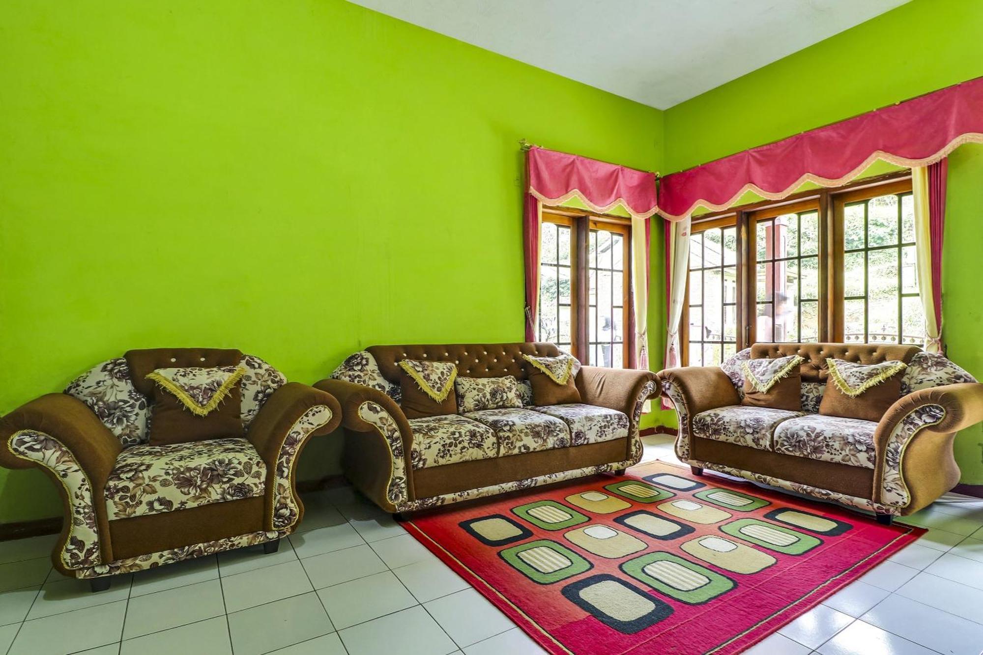 Oyo Homes 90956 Desa Wisata Guranteng Pendjalu 外观 照片