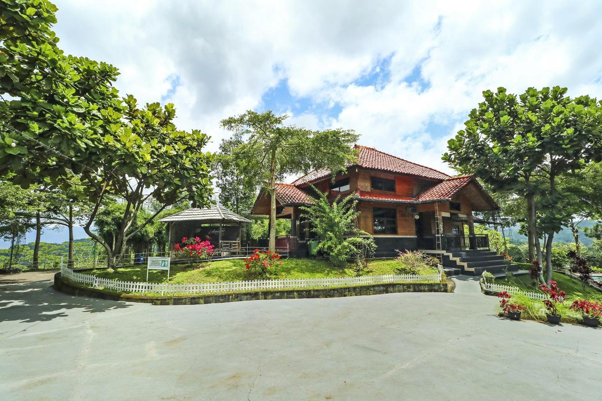Oyo Homes 90956 Desa Wisata Guranteng Pendjalu 外观 照片